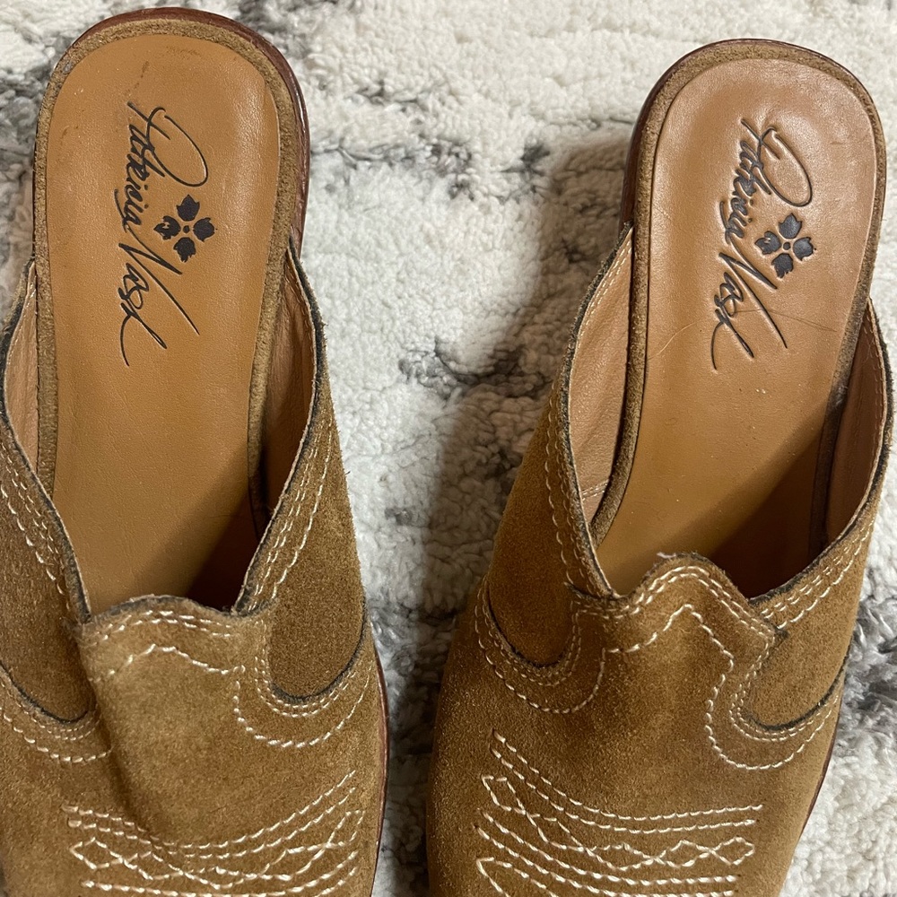 Patricia Nash Suede Mules - Picture 3 of 5